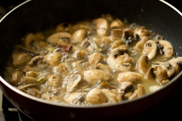 mushrooms for mushroom butter masala recipe
