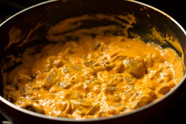 making mushroom butter masala recipe