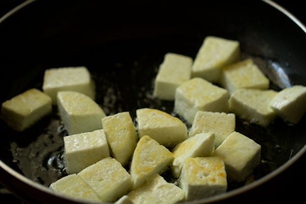 pan frying paneer