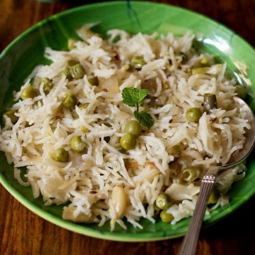 coconut milk rice served on a green plate