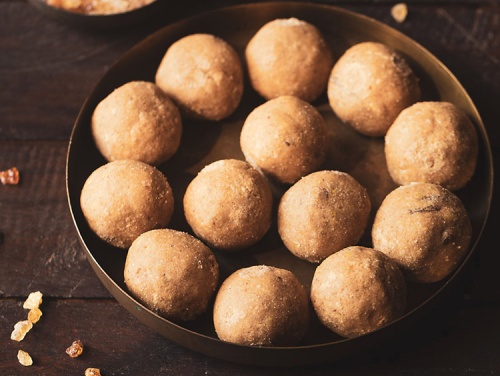 gond ke ladoo