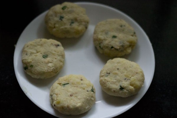 making kachche kele ke kofte recipe