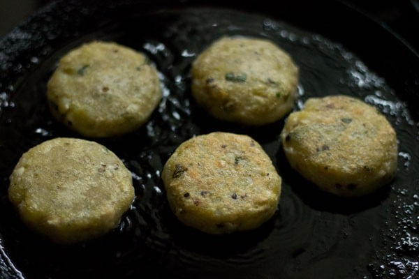 frying - kachche kele ke kofte recipe