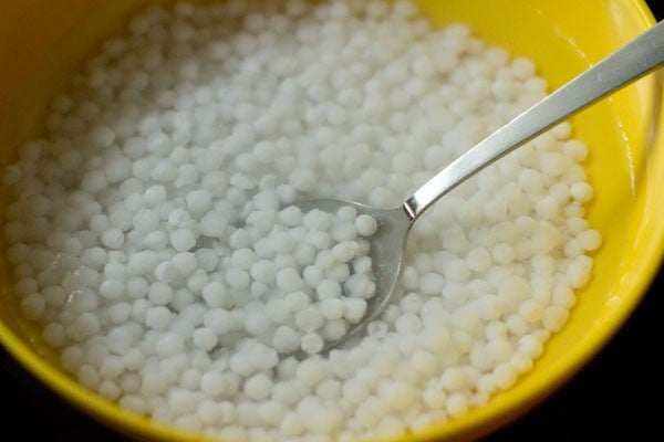 soaked sabudana in water in a pan