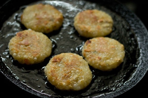 turn and fry sabudana tikki