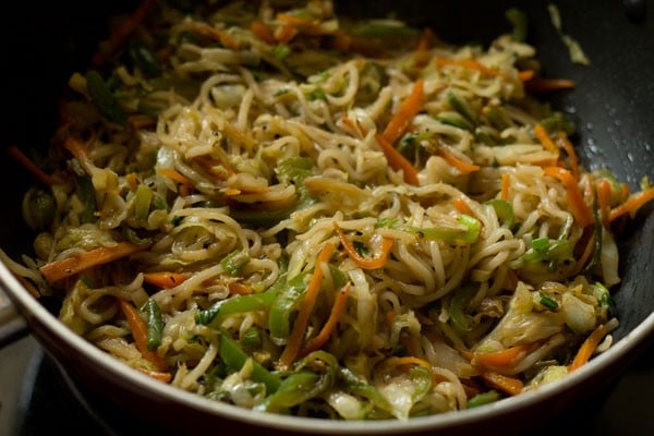 vegetable spring rolls filling in pan