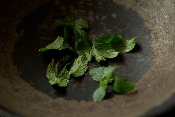 mint leaves for aloo sev recipe