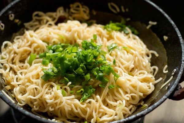 making chilli garlic noodles recipe