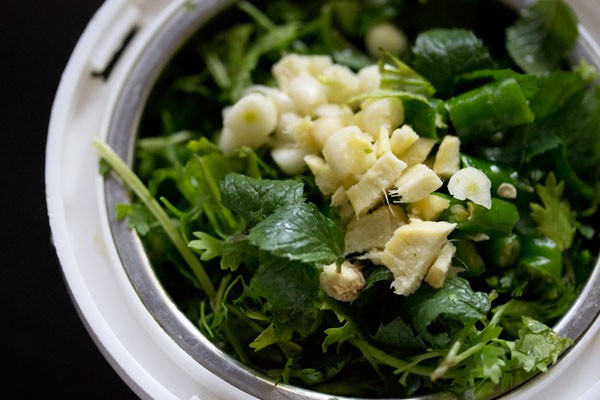 receta de hierbas para chutney wale aloo