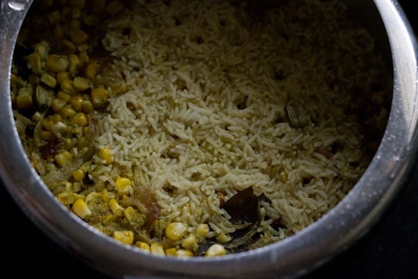 cooking corn pulao in pressure cooker