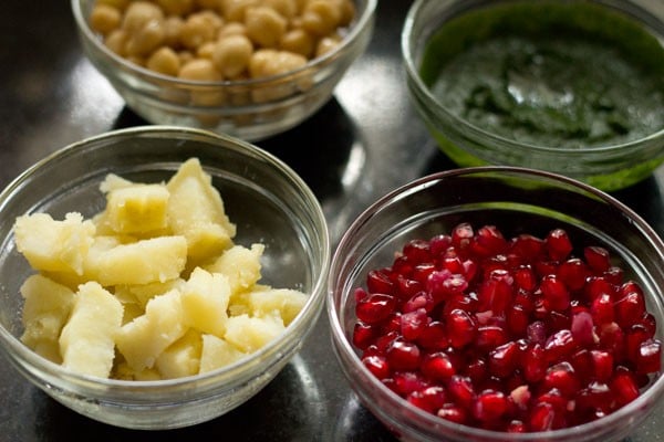 ingredients for assembling dahi bhalla. 