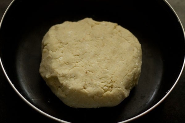 dough for sukha gulab jamun recipe