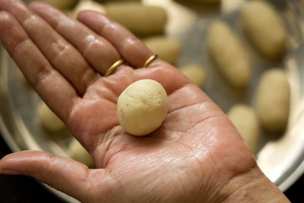 dough for sukha gulab jamun recipe