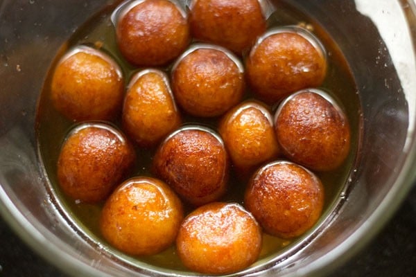 dry gulab jamun recipe, sukha gulab jamun recipe