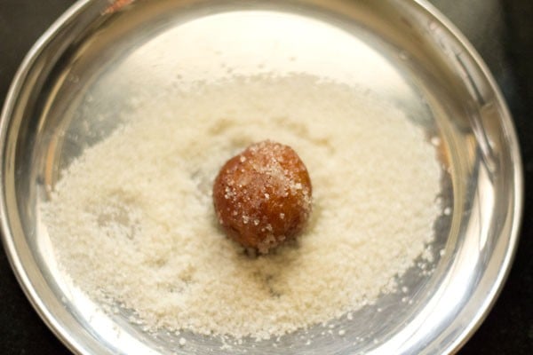 sugar for sukha gulab jamun recipe