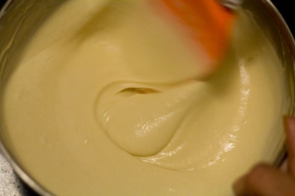 motion shot showing consistency of jalebi batter