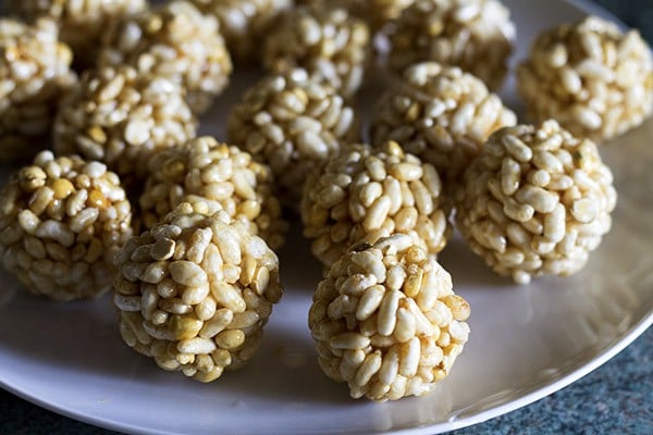 pori urundai placed on a plate. 