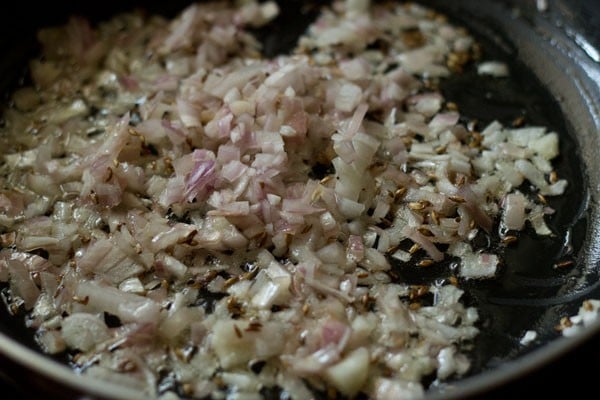 onions for patta gobhi recipe
