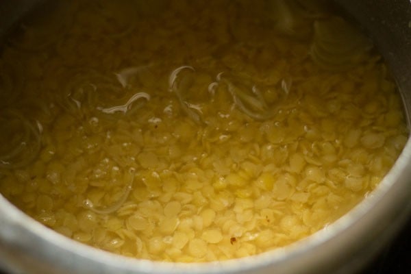 making vendakkai sambar recipe