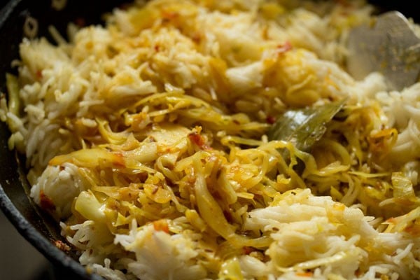 mix rice with cabbage mixture