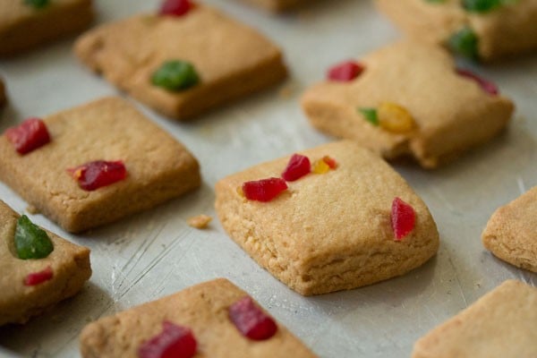 baked tutti frutti cookies on the baking tray. 