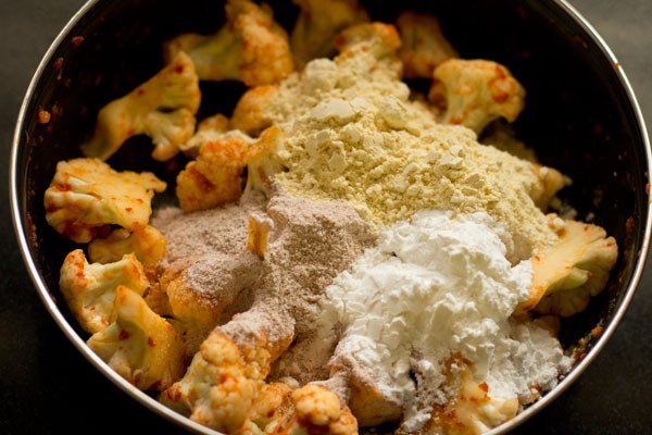 flours added on cauliflower florets