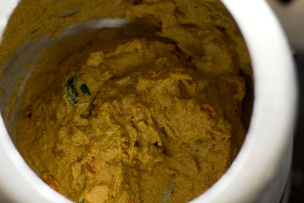 kurma paste mixed evenly