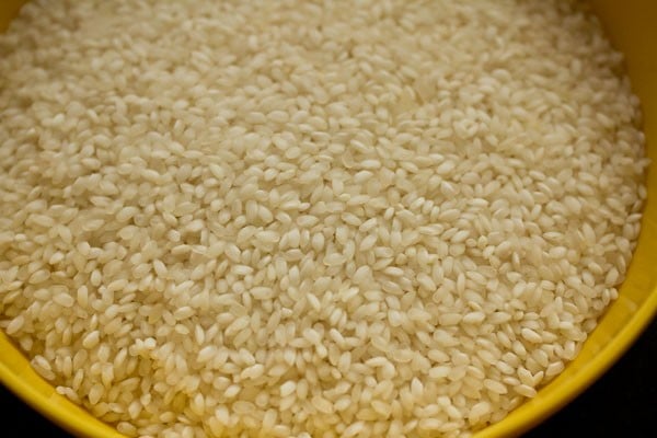 2 cups parboiled rice in a bowl