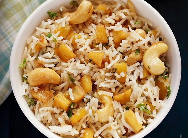 Pineapple Fried Rice (Thai Style) » Dassana's Veg Recipes