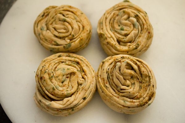  pleated roll balls