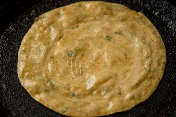 oil applied on pudina paratha