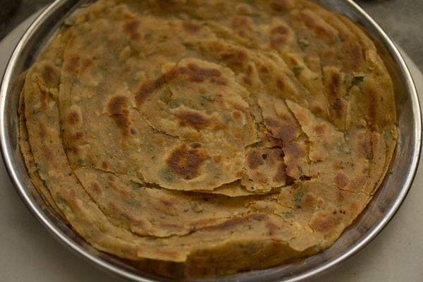 pudina paratha in a plate