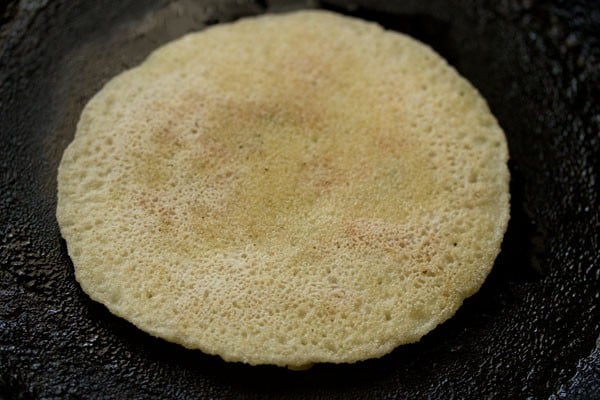 making rava uttapam