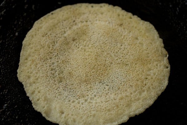 cooking rava uttapam