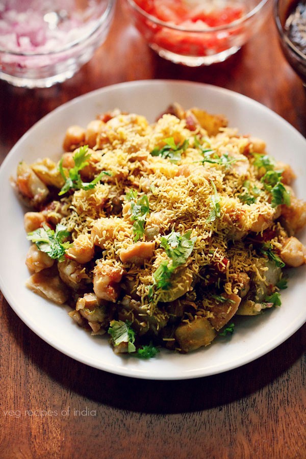 aloo chana chaat served on a white plate