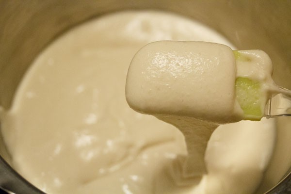 making idli dosa batter in a mixie