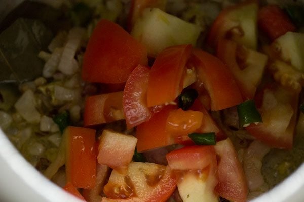 tomatoes for masala khichdi