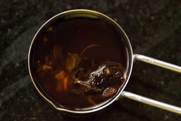  tamarind in 3 tablespoons hot water in bowl