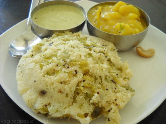 mtr rava idli with potato sagu and coconut chutney. 