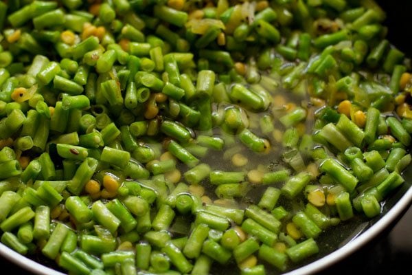 making chawli bhaji recipe