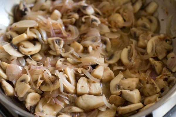 cooking mushrooms