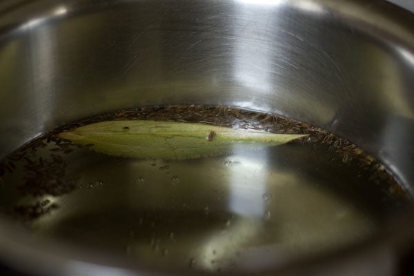 heating tej patta and shahjeera in water