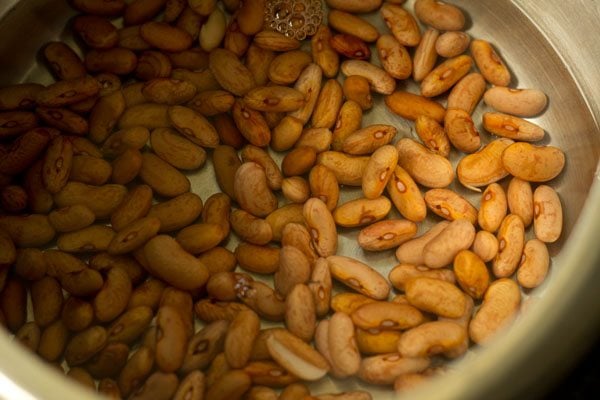 kidney beans added to pressure cooker