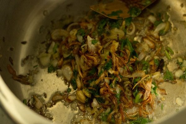 sauteing ginger+garlic+green chilli paste