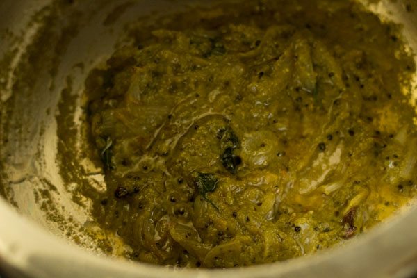 sauteing ground masala paste