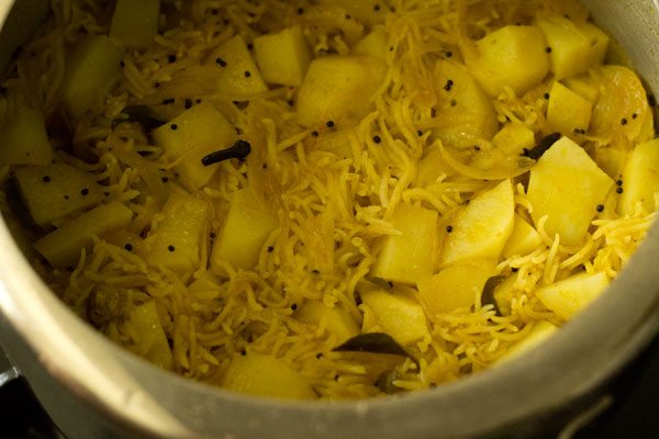 pressure cooking potato pulao 