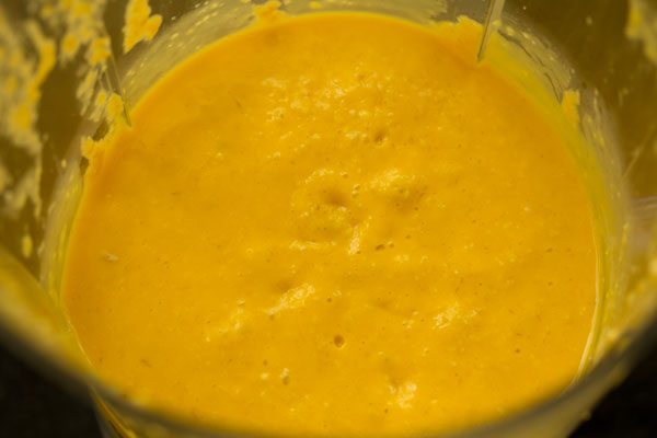 Easy Mango Oats Smoothie (3 Ingredients, Vegan & Healthy)
