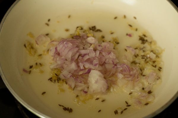 onions for masala idli recipe