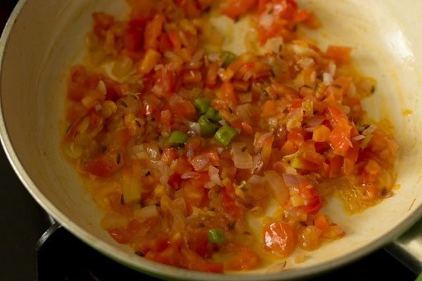 sauteing tomatoes 