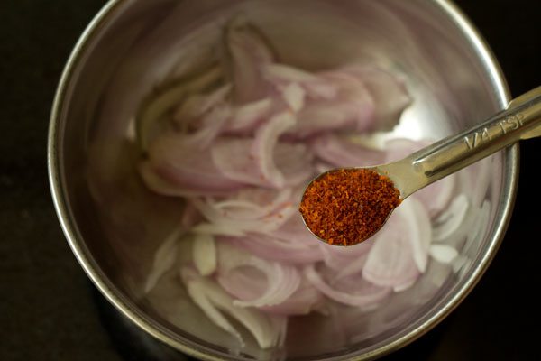 making masala pyaaz recipe